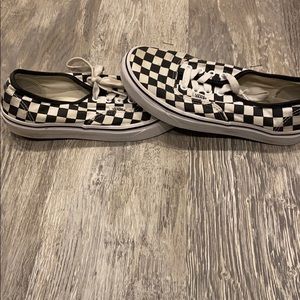Van sneaker size 7